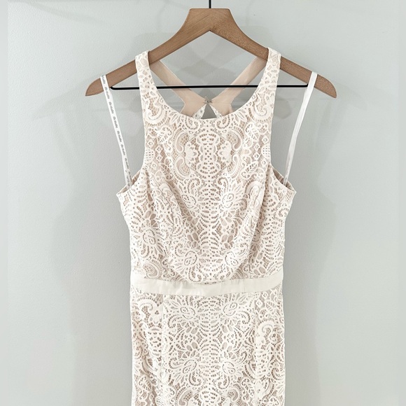 David’s Bridal DB Studio Lace Open Back Dress Beige Size 8 - Picture 5 of 8